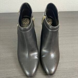 Vince Camuto Coorin Black Leather Ankle Boots 9.5 Gold Zip Block Heel Timeless